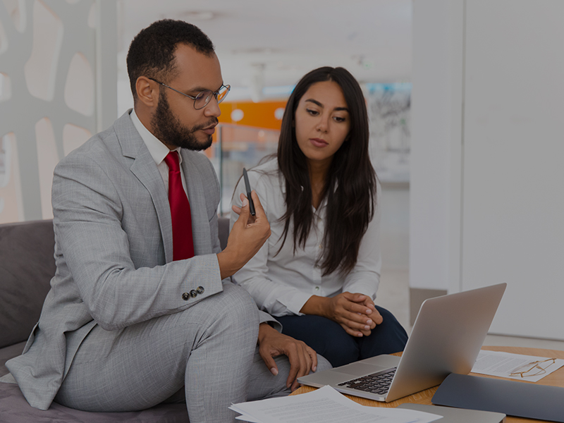 Asesoría y comunicación permanente y asertiva.